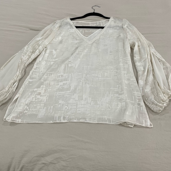 white blouse, good condition - Picture 1 of 6